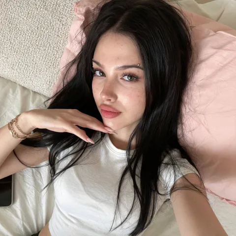 @alinacastello