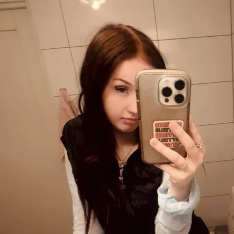 @angela_lyc