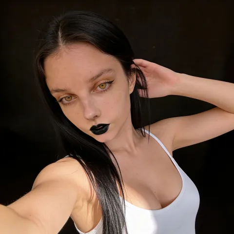 @annieblair