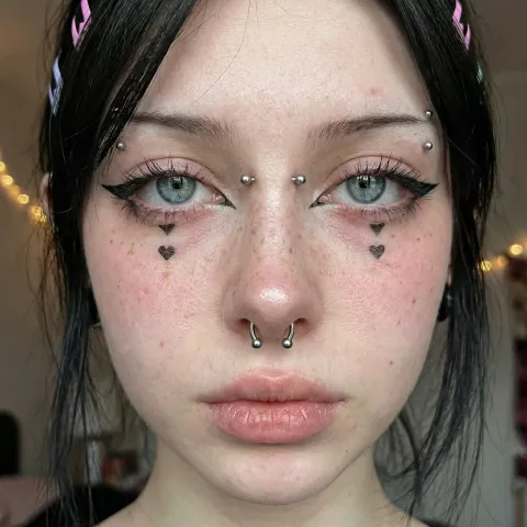 @ayla-noir