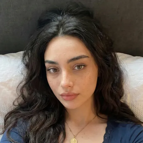 @bysialately