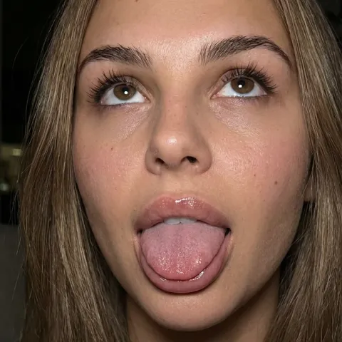 @chloelinn