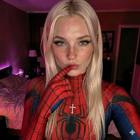@chloeluuxx