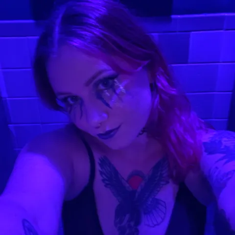 @cutestlilwitch