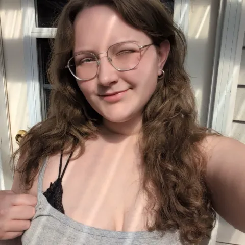 @ellie_tease