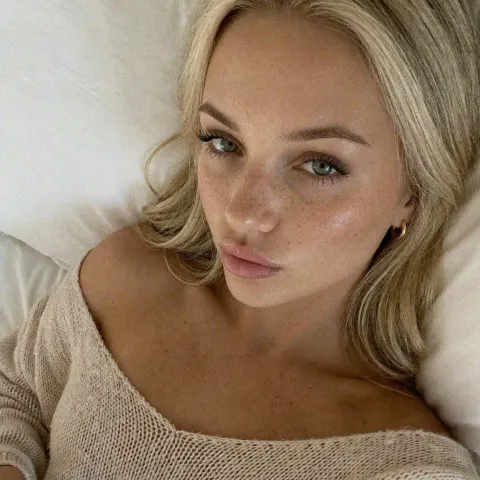 @elliexsterling