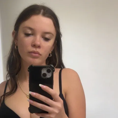 @emilyreeves