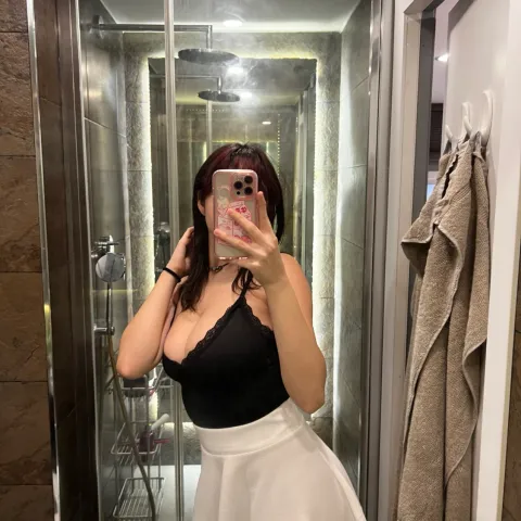 @emilyyxes
