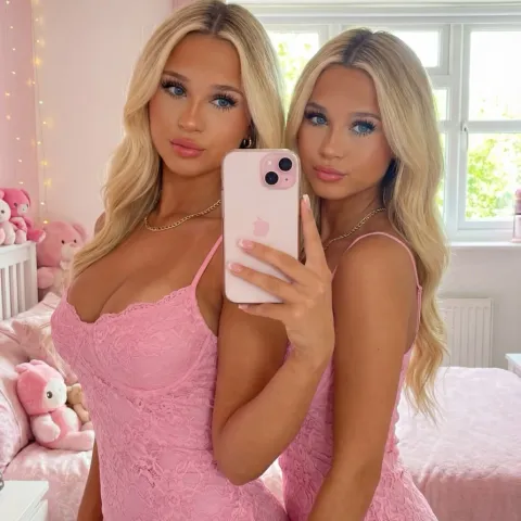 @identicalblondiesx