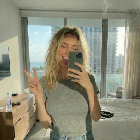 @isabellaxcarter
