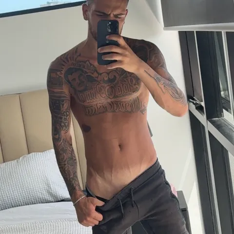 @isitmoeyy