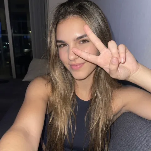 @itsjuliaroa