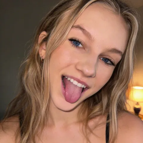 @itskaylax