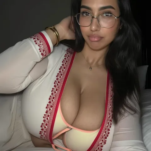 @juicydevika