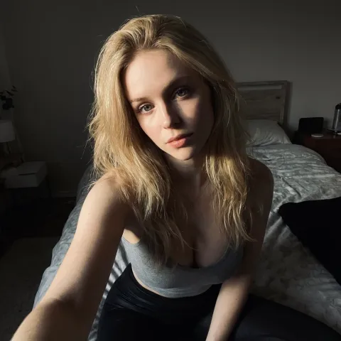@justlunea