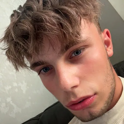 @kjest18
