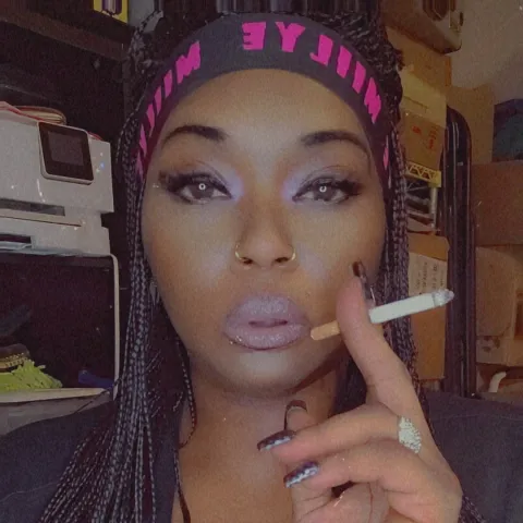 @queenchanelnsmokes