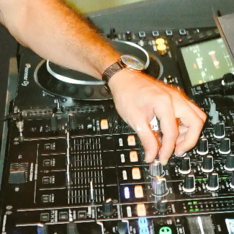 @beatsbybre