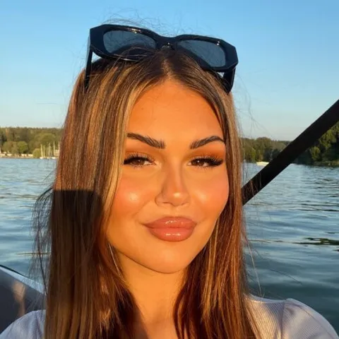 @belladeluxe