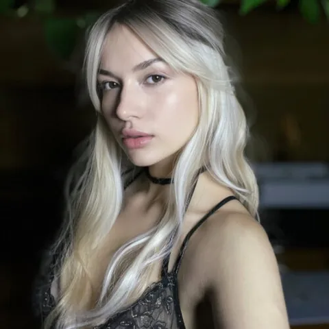 @bondgirl4
