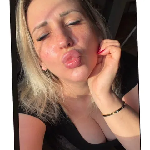 @cherry_queen-juliane