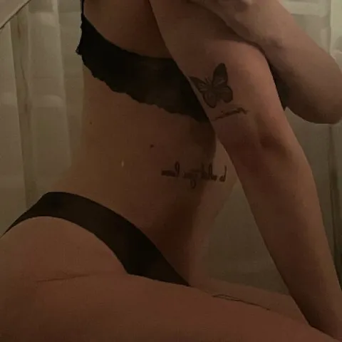 @itsronja