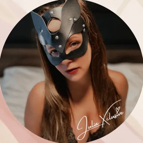 @julia_xclusive