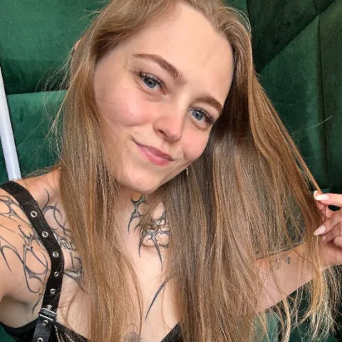 @kinkyamy