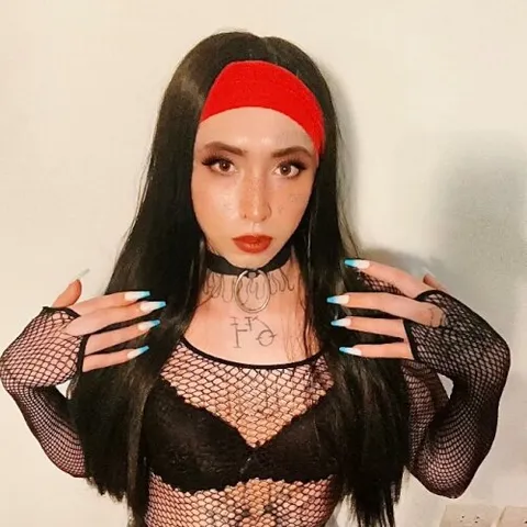 @mianicole
