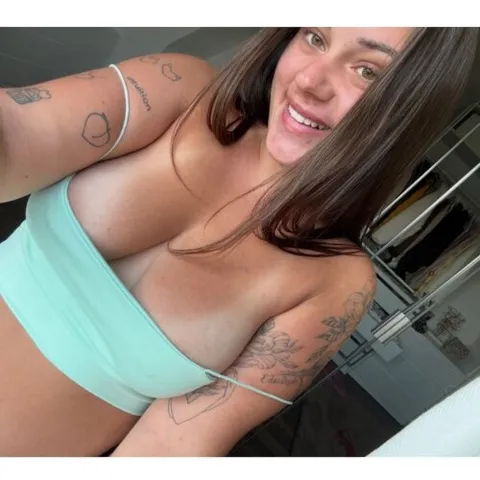 @vanessaxvalentina