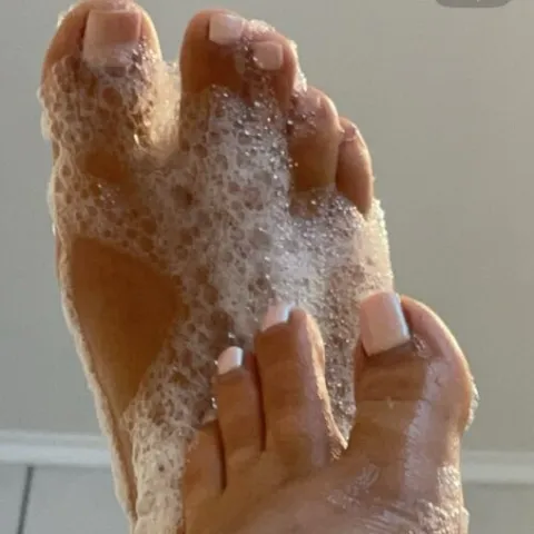 @zehenzauberin