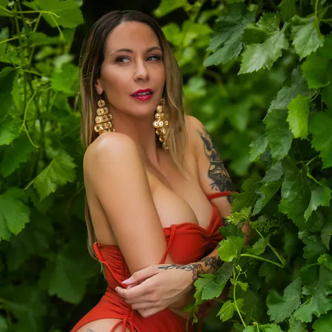 @empresskinzie
