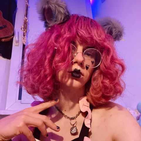 @fluffycandyfemboy