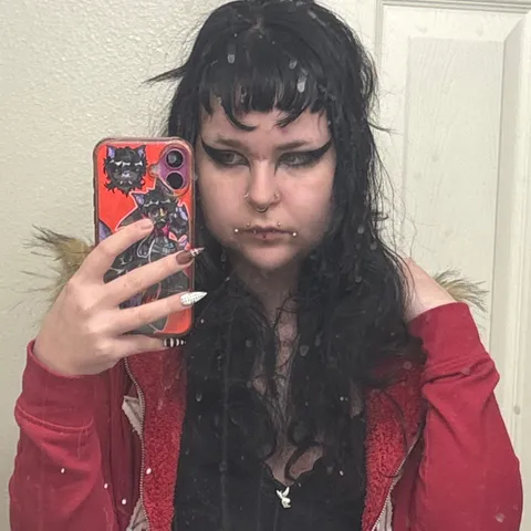 @lilithgaze