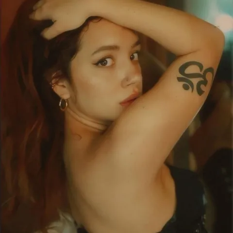 @mary-vivi