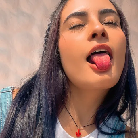 @naomytatss