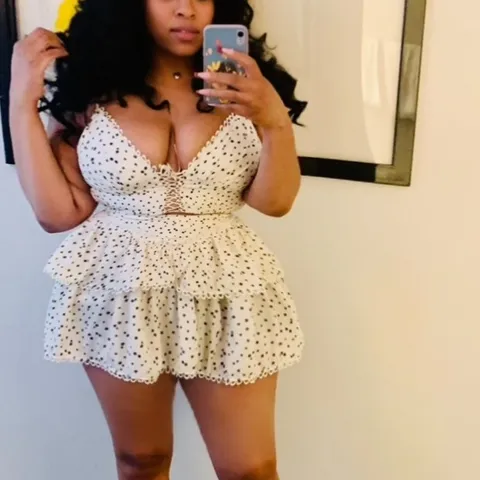 @sexynellystoes