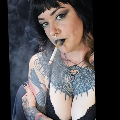 @smoking-lace