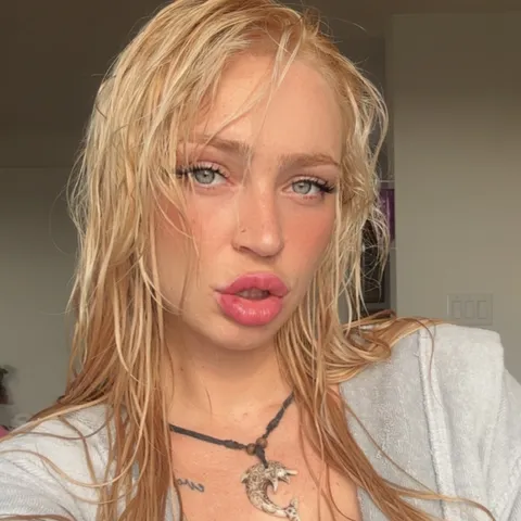 @thearielleaube