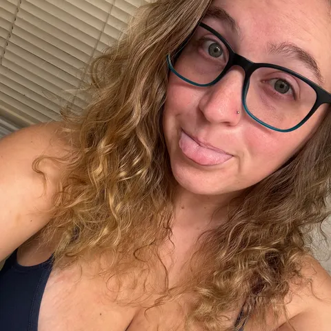 @wandawoodward
