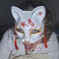 @yourshadora