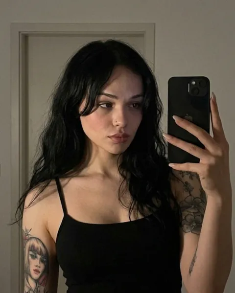 @aa_l_i_s_i_a