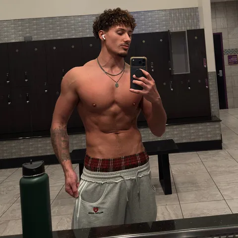 @aaronadonis