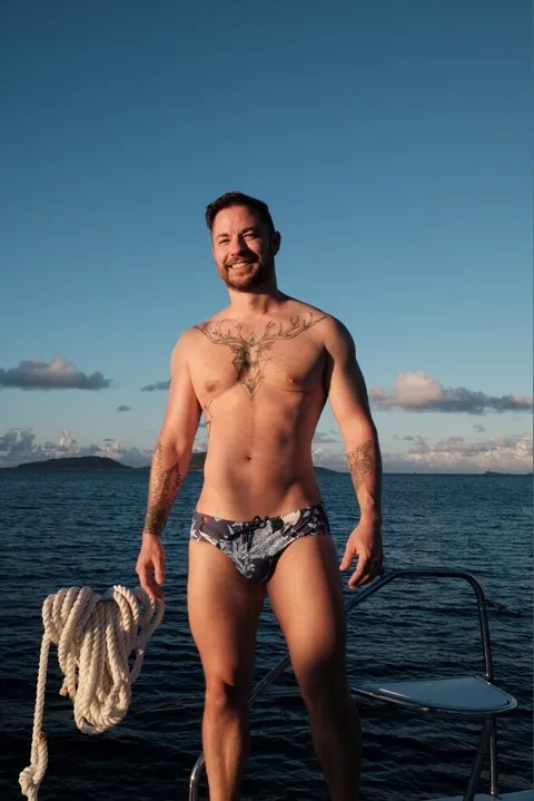 @aaronburkexxx