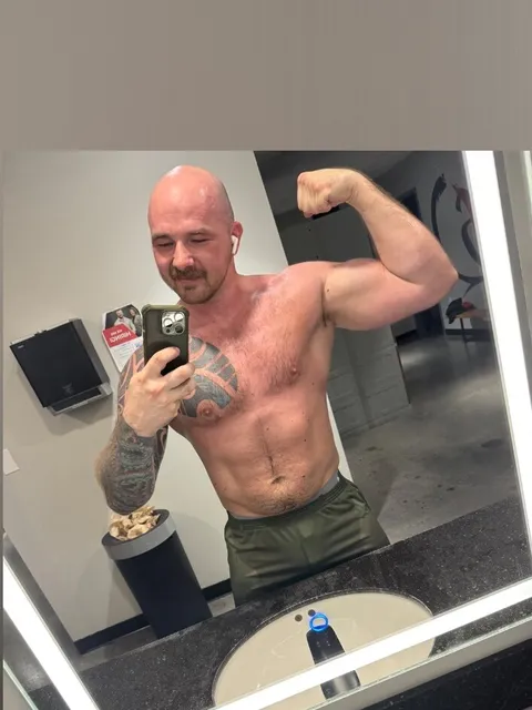@aaronevansxxx