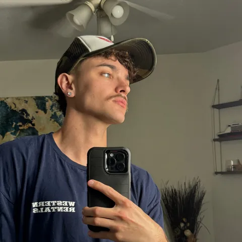 @aaronxxxelias