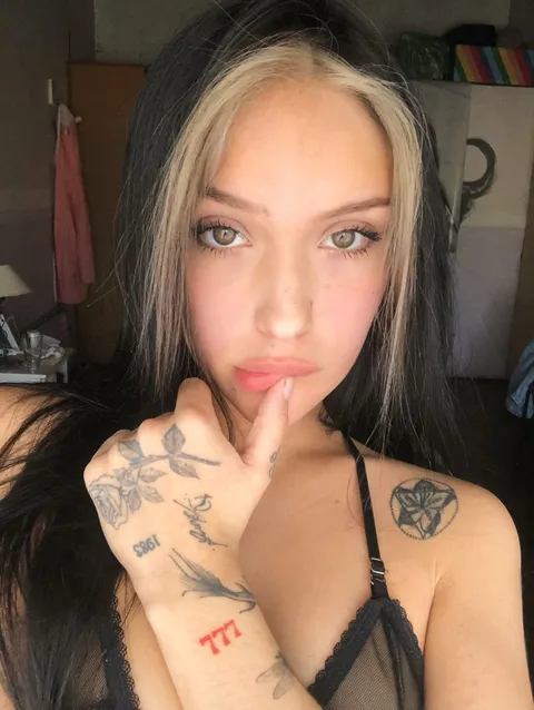 @aavril