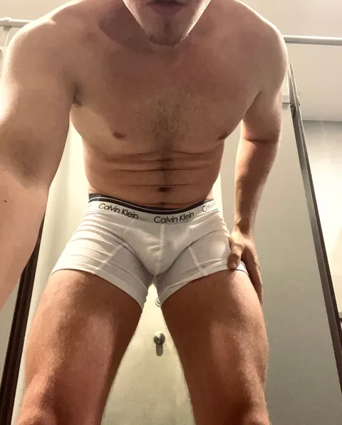 @adamriveras