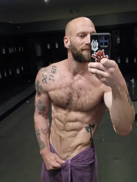 @adamundercover