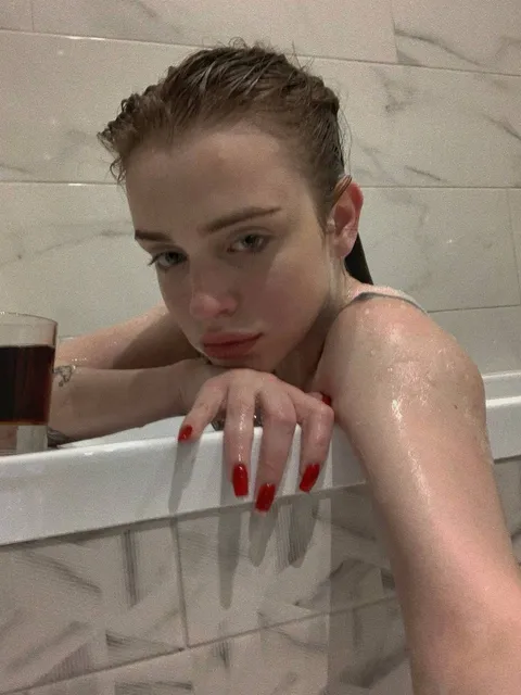 @adelebigass